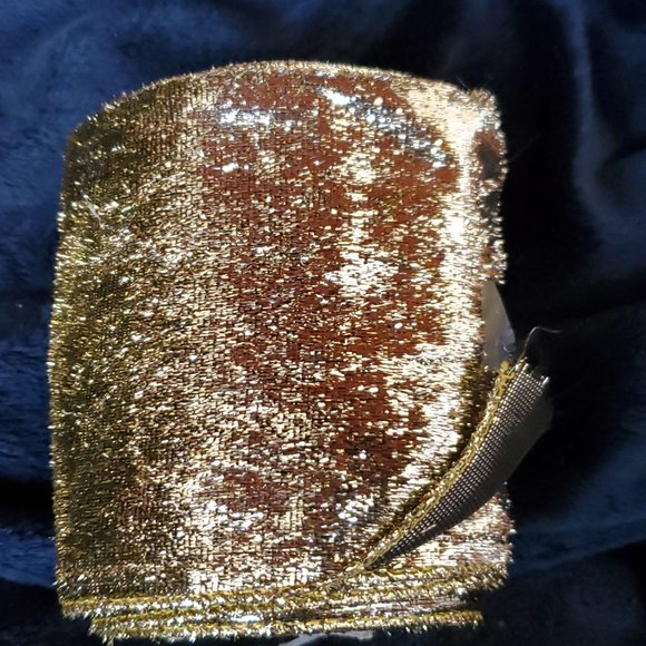 Gold - Vintage Crushed Velvet Wired-Edge Ribbon - 3 7/8" x 7.5 yards - Picture 2 of 9